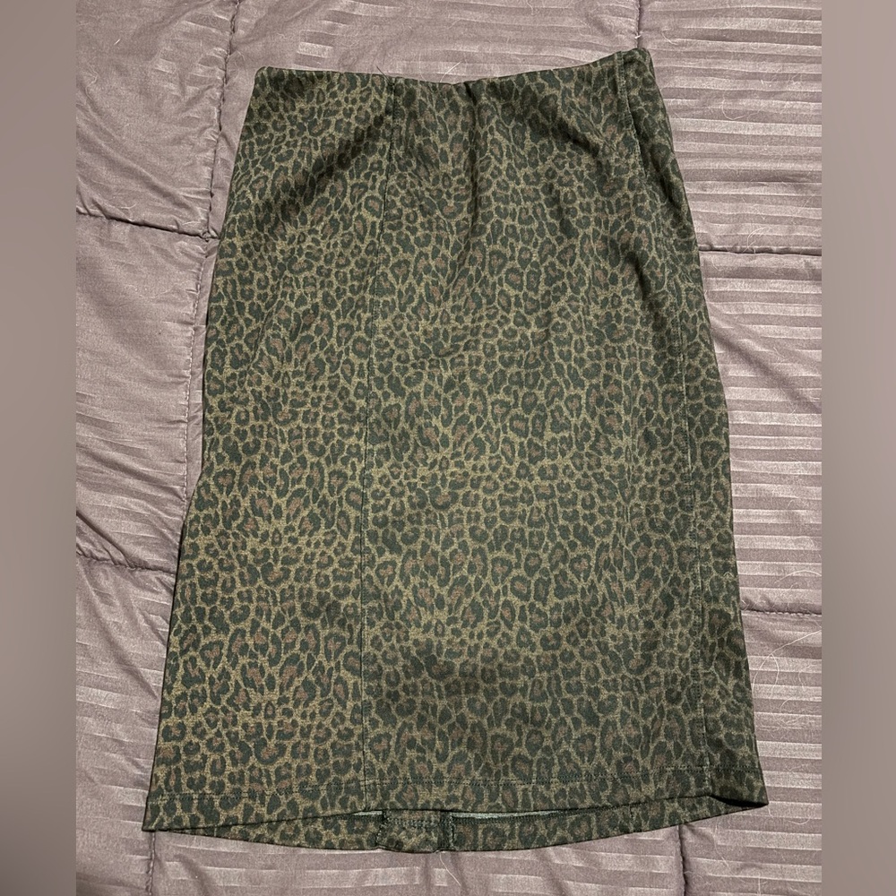 Liverpool Leopard Pencil Skirt - size 6 - Knee Length